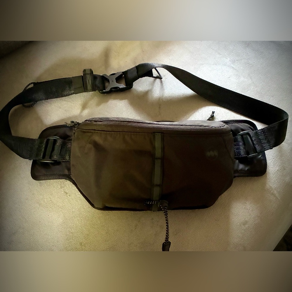 Janji Multipass Sling Bag